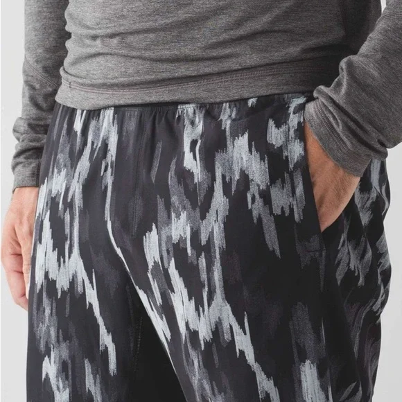 Lululemon T.H.E. Short *Luxtreme Liner 9" Rock Face Mercury Black Size Medium - Picture 5 of 15